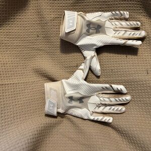 Under Armour White and Gray Athletic Gloves